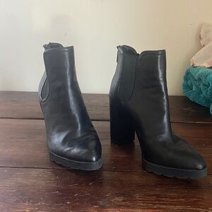 Adrienne Vittadini black leather heels, size 6.5